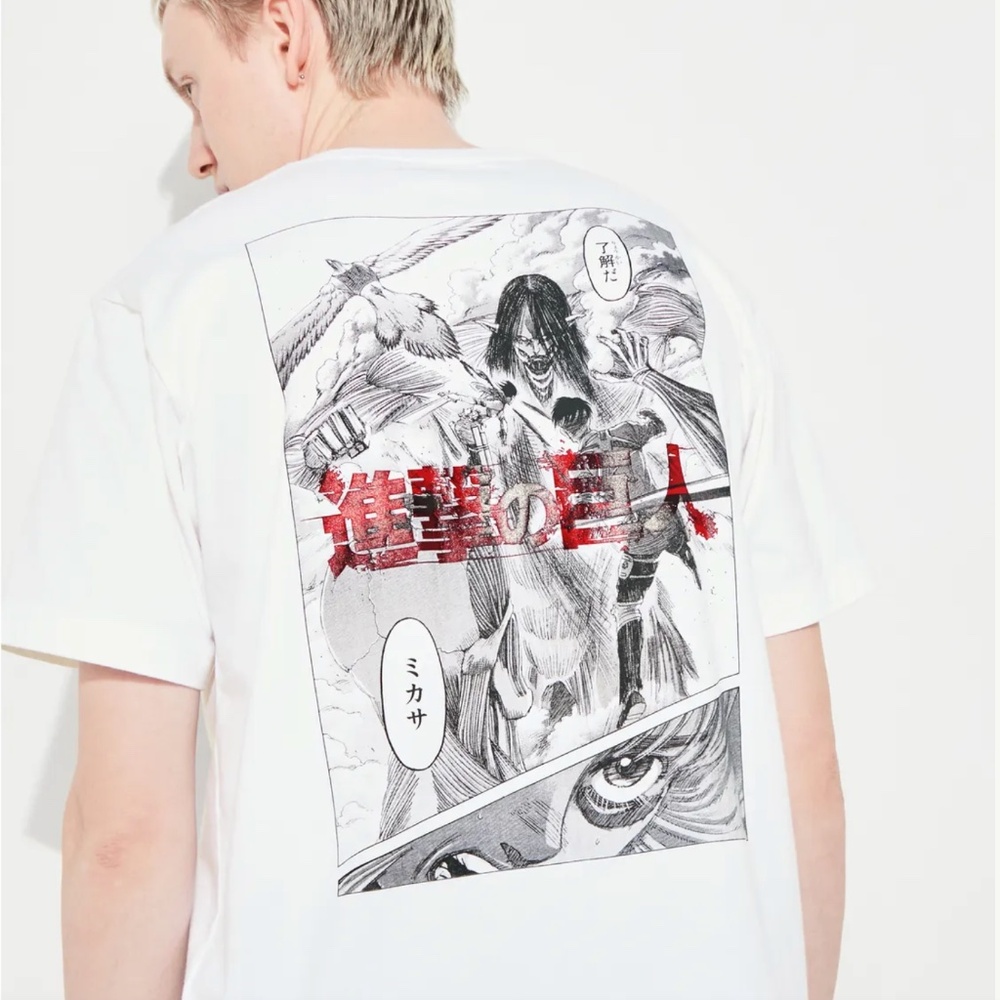 Uniqlo X Attack on Titan T-shirt_M